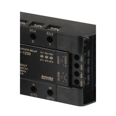 SR3-1230 SSR trifásico 30A Input 4-30VCD Output 24-240VCA